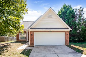 5827 Pennycross Ln Charlotte, NC 28216
